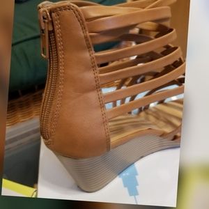 Strappy wedges sandals